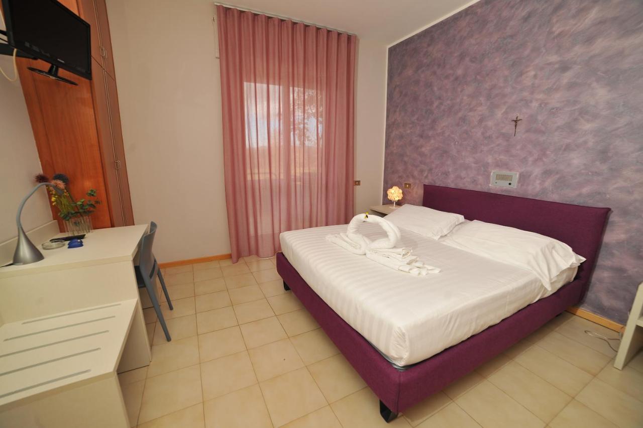 Hotel San Crispino Morrovalle Zewnętrze zdjęcie