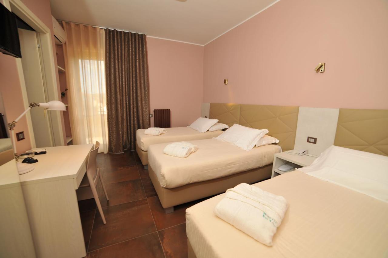 Hotel San Crispino Morrovalle Zewnętrze zdjęcie