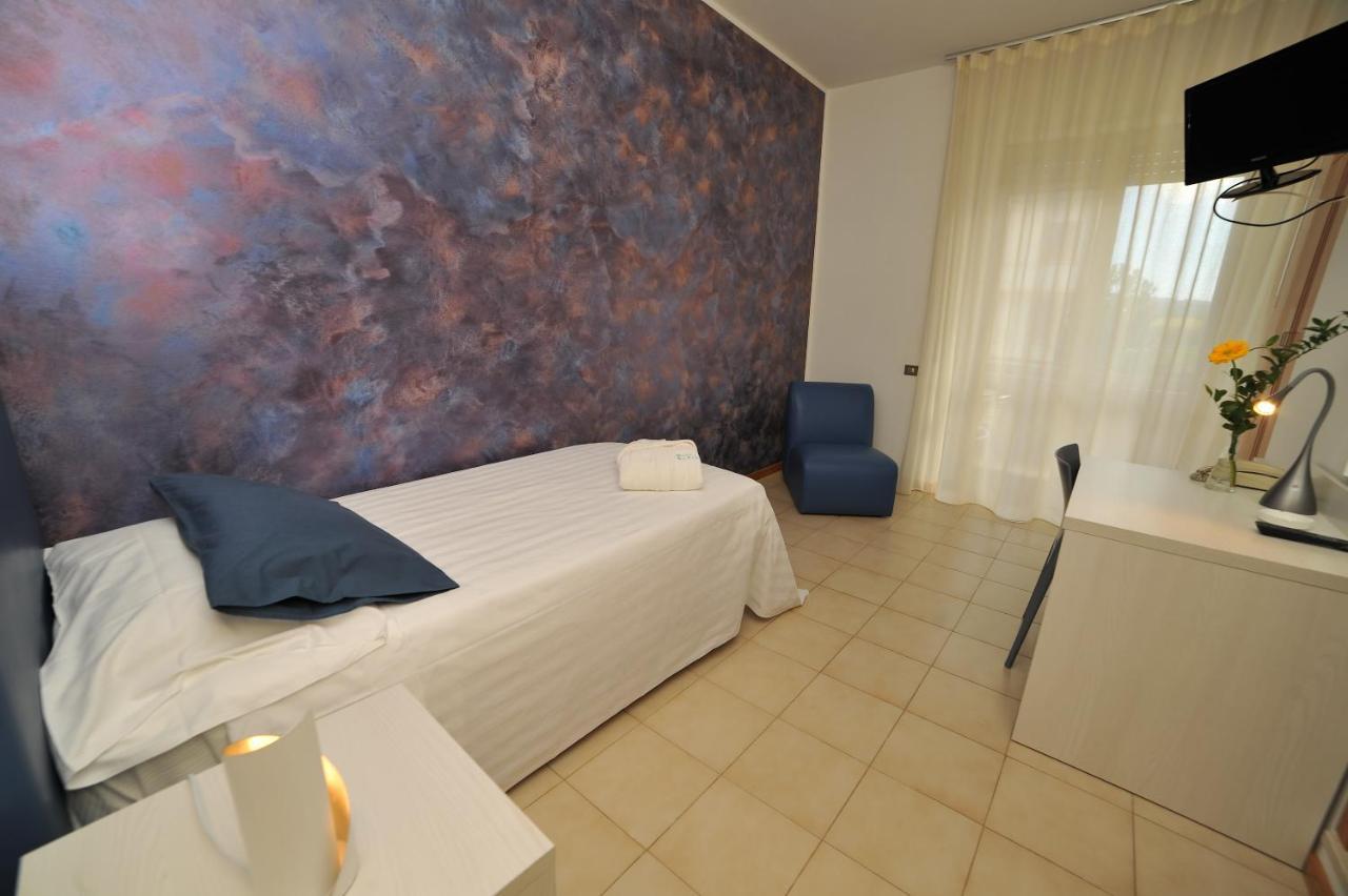 Hotel San Crispino Morrovalle Zewnętrze zdjęcie