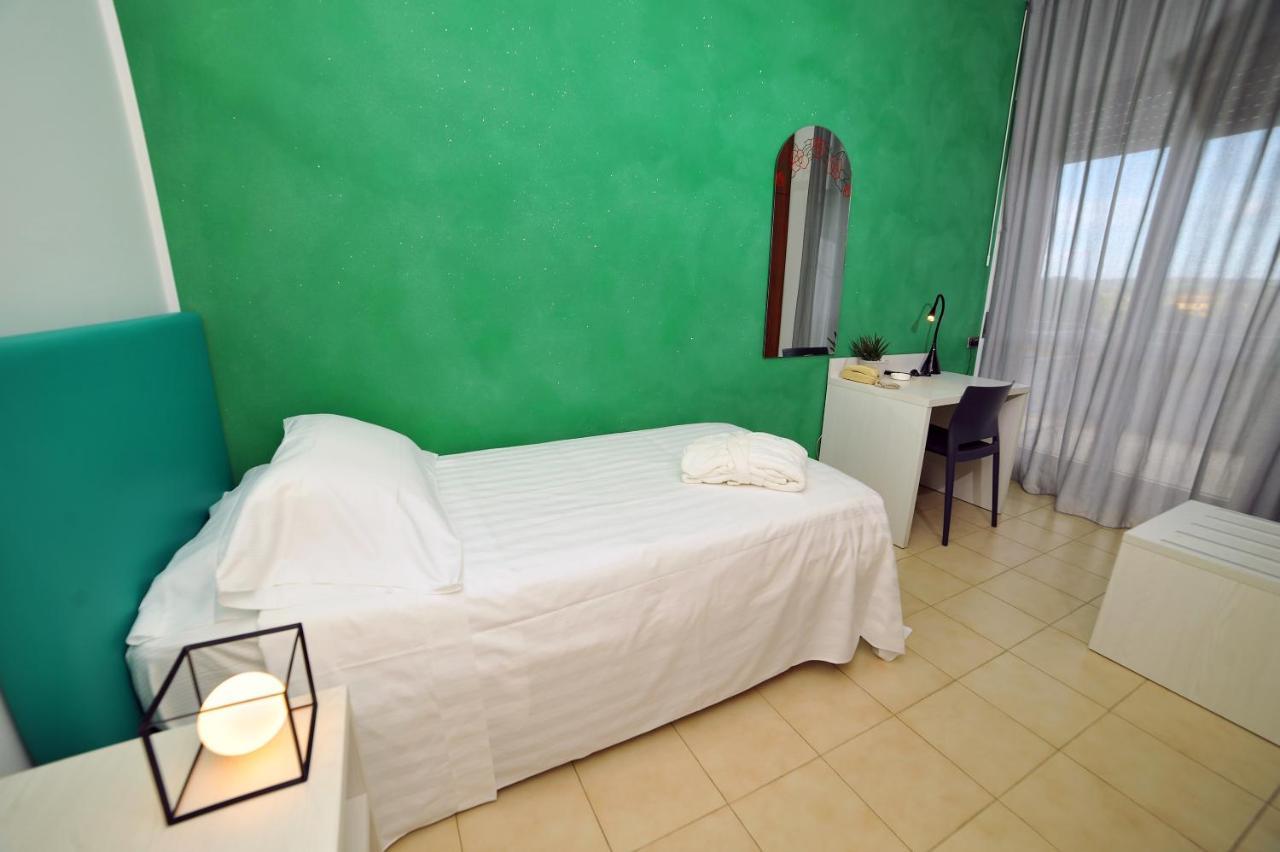 Hotel San Crispino Morrovalle Zewnętrze zdjęcie