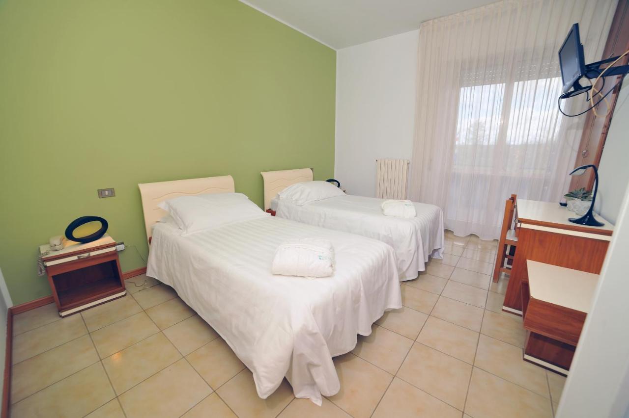 Hotel San Crispino Morrovalle Zewnętrze zdjęcie