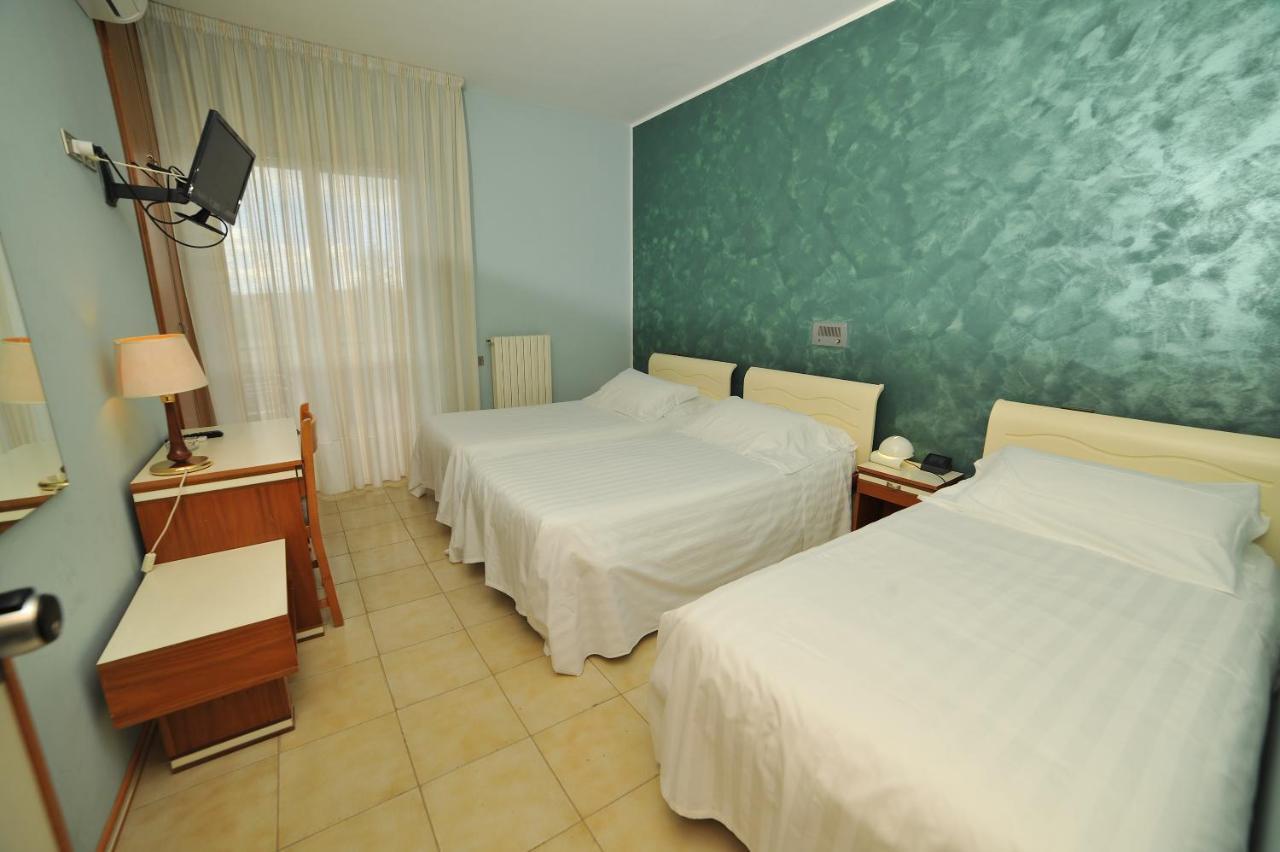 Hotel San Crispino Morrovalle Zewnętrze zdjęcie