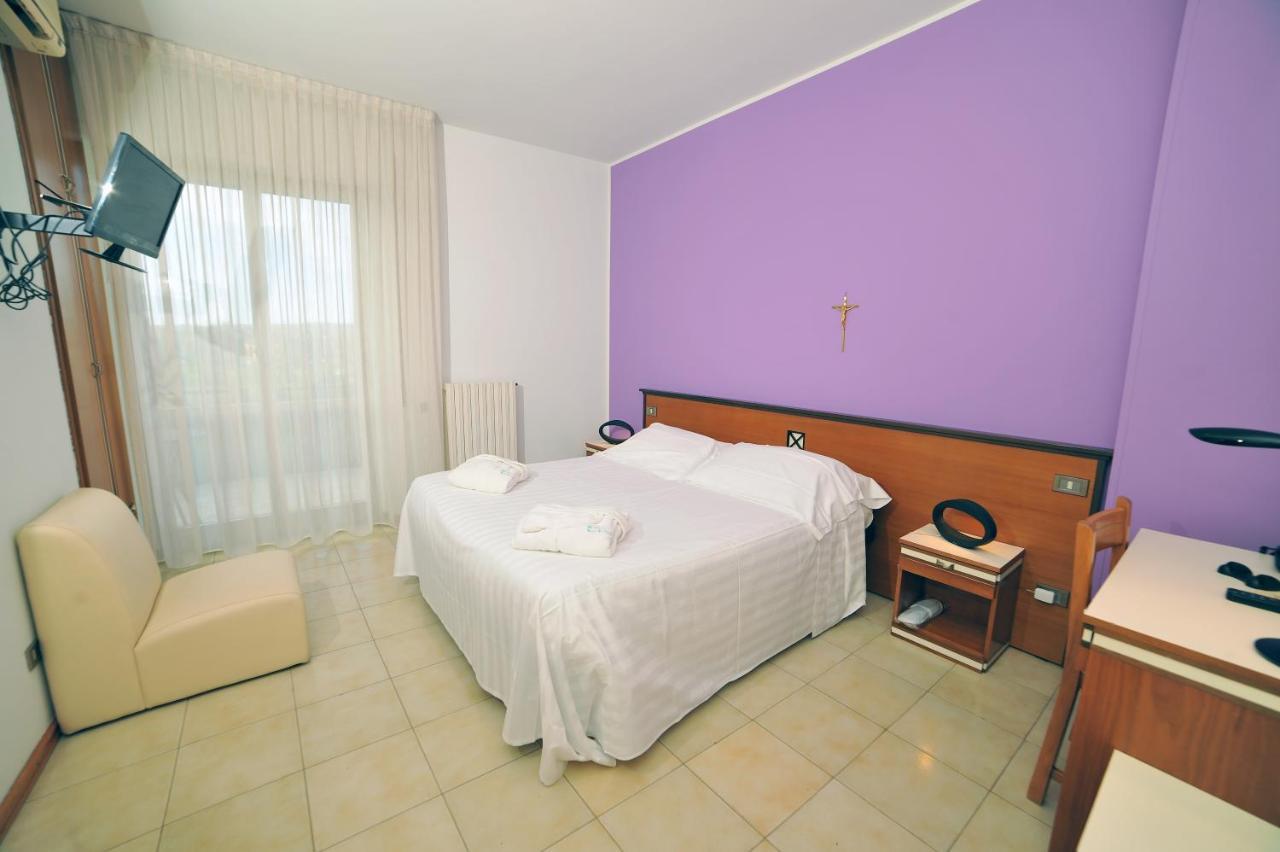 Hotel San Crispino Morrovalle Zewnętrze zdjęcie